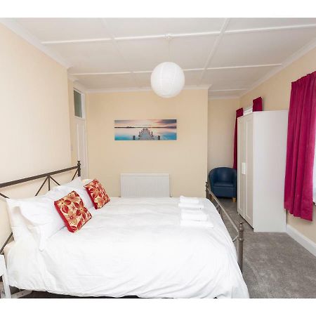 Sandown Villa Holiday Home ディール エクステリア 写真