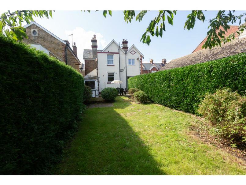 Sandown Villa Holiday Home ディール エクステリア 写真