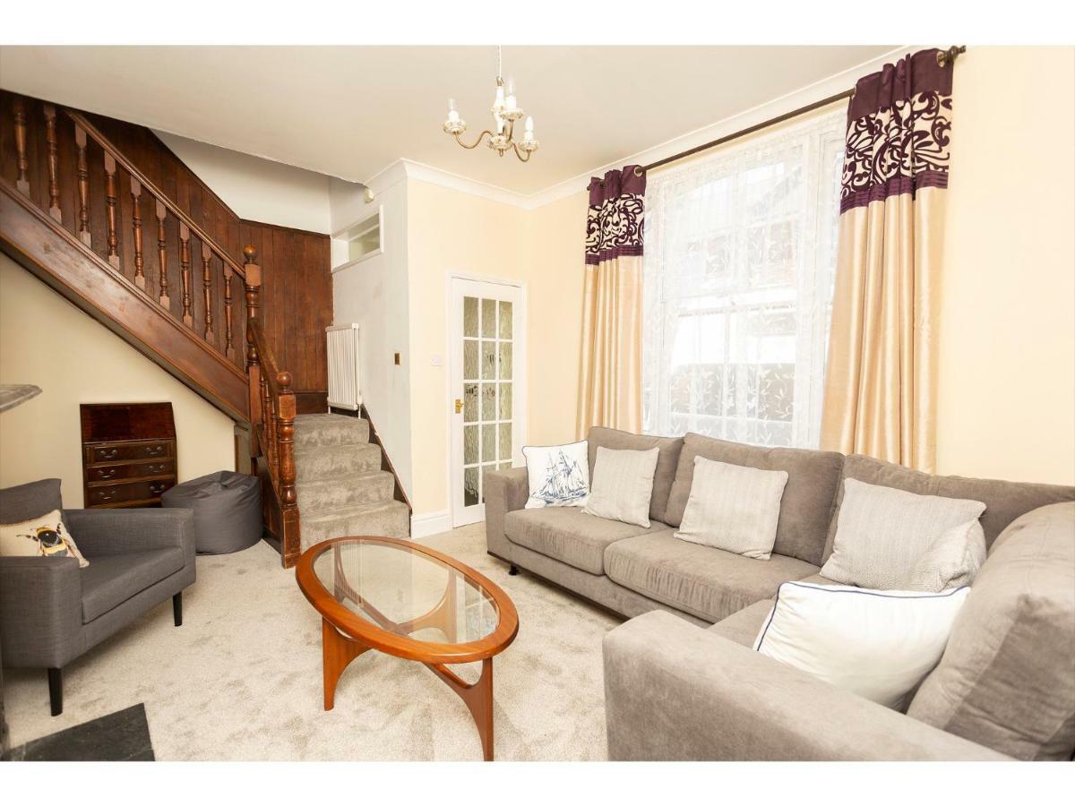 Sandown Villa Holiday Home ディール エクステリア 写真
