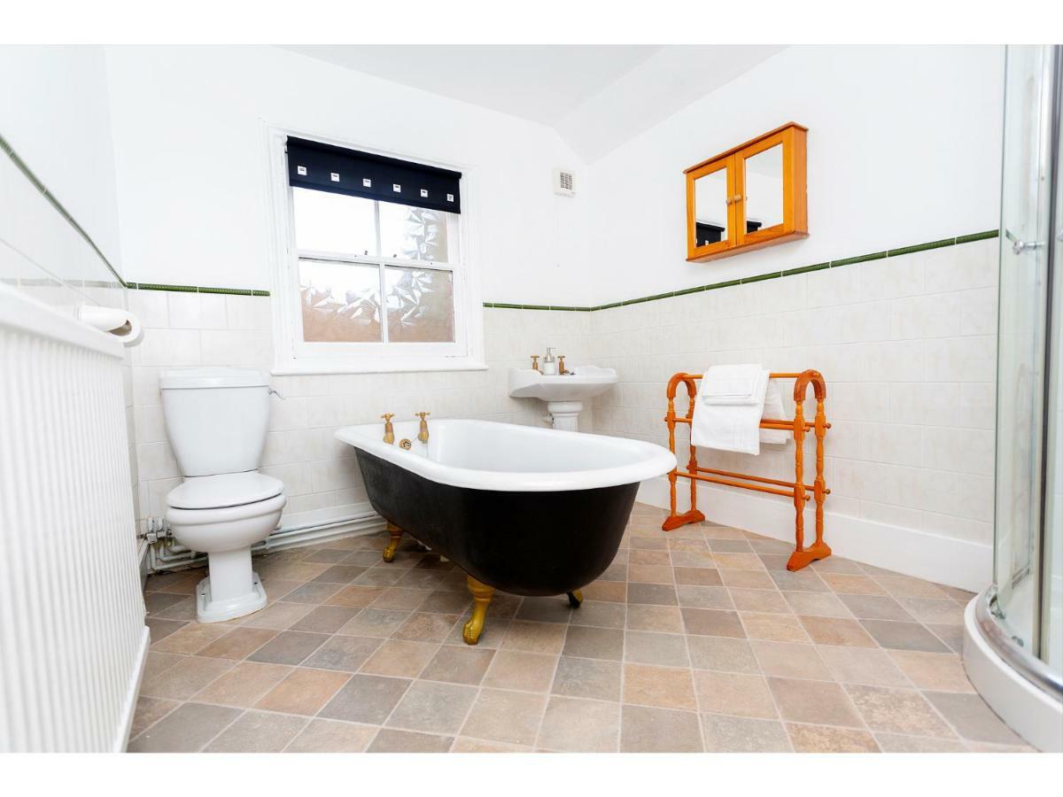Sandown Villa Holiday Home ディール エクステリア 写真
