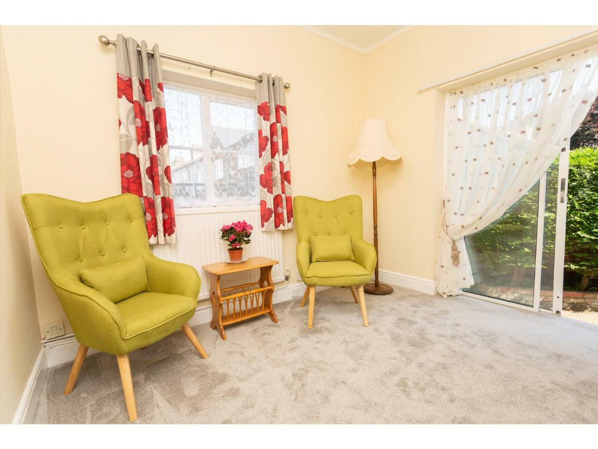 Sandown Villa Holiday Home ディール エクステリア 写真